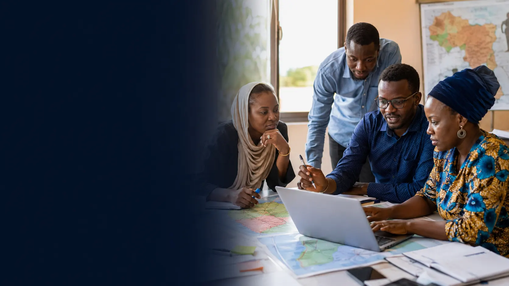 Équipe associative coordonnant un programme d’impact en Guinée